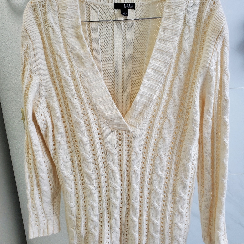 Size 1X Ana off white sweater. Was 19$ now 14$